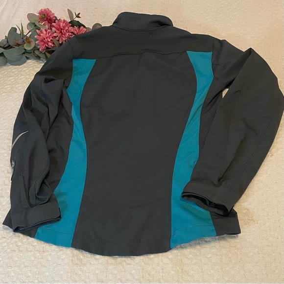 Women's Black & Teal Irideon Riding wear
Women’s Size M~ Dress up your casual - Picture 9 of 9